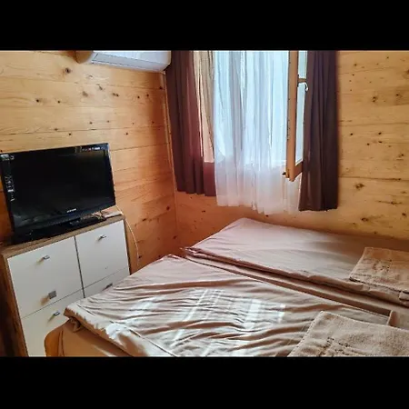 Tosic Etno Kamp Vakantiehuis Pirot