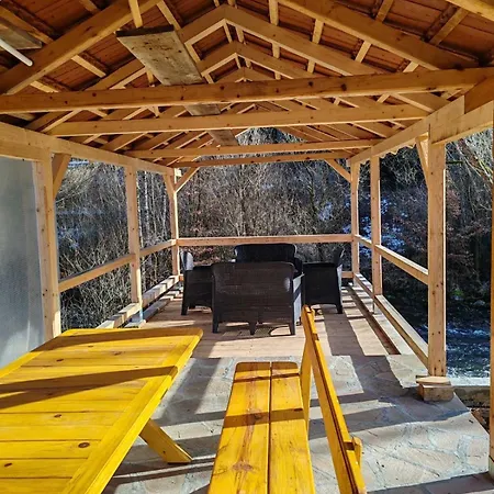 Tatil Evi Tosic Etno Kamp *